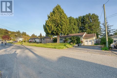 1679 Cedar Ave Saanich BC V8P1X1