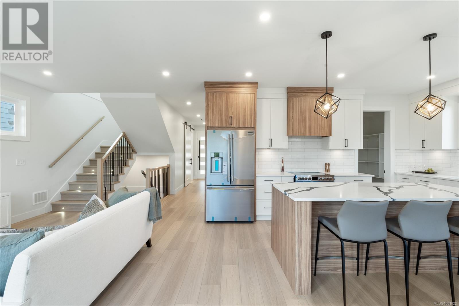 2339 Swallow Pl