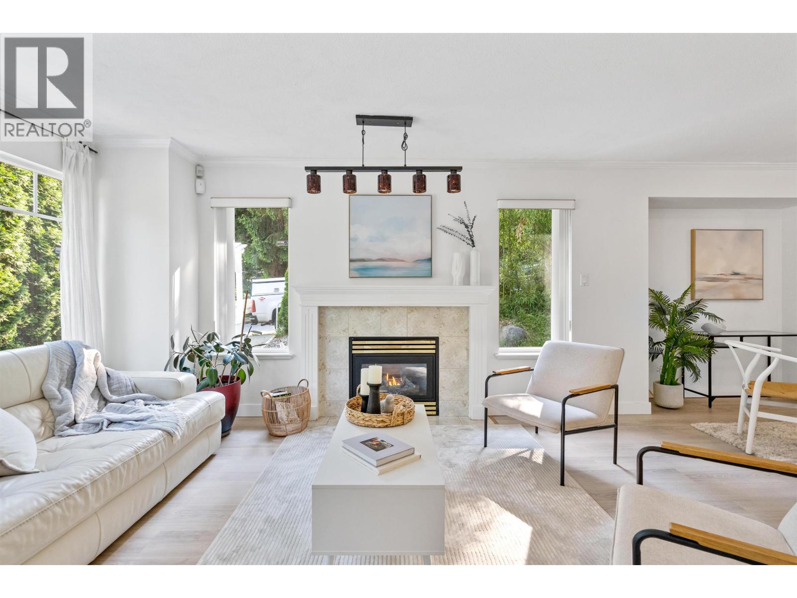 869 SEYMOUR BOULEVARD