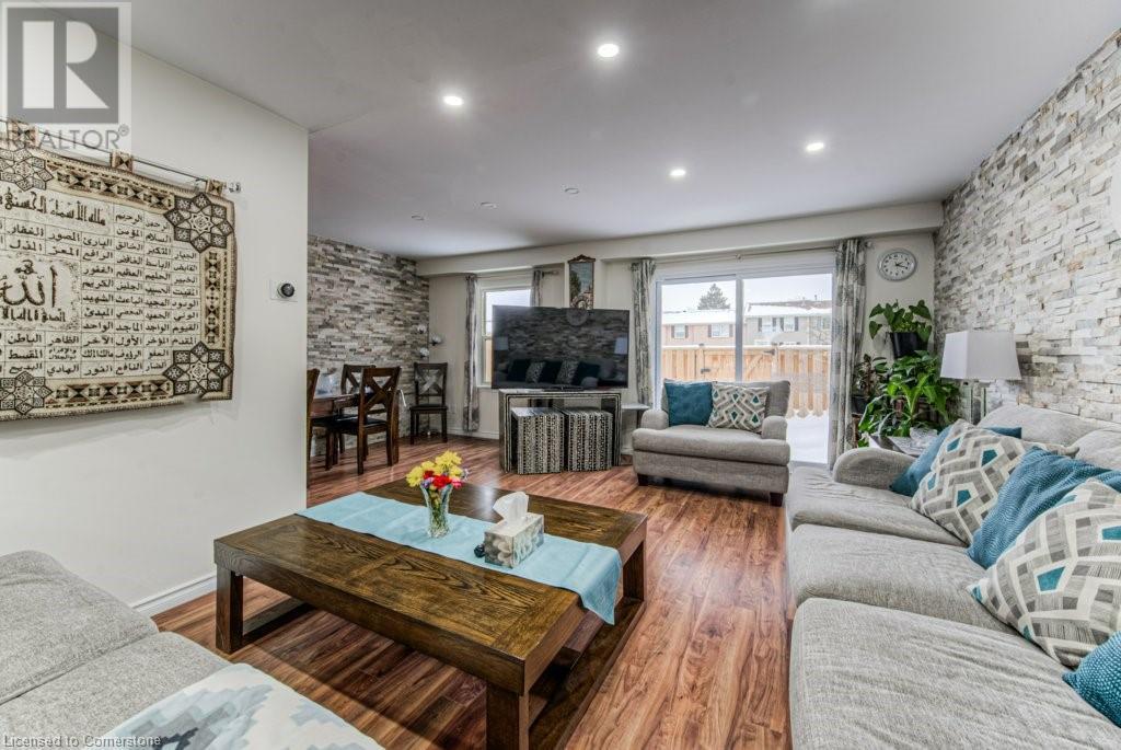 52 MONTCALM Drive Unit# 7