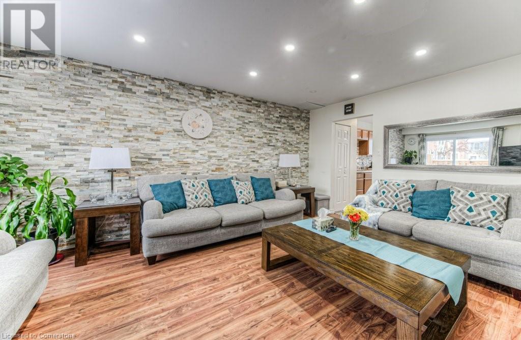 52 MONTCALM Drive Unit# 7