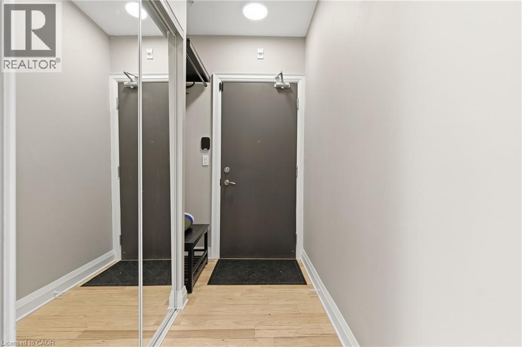 550 NORTH SERVICE Road Unit# 1404