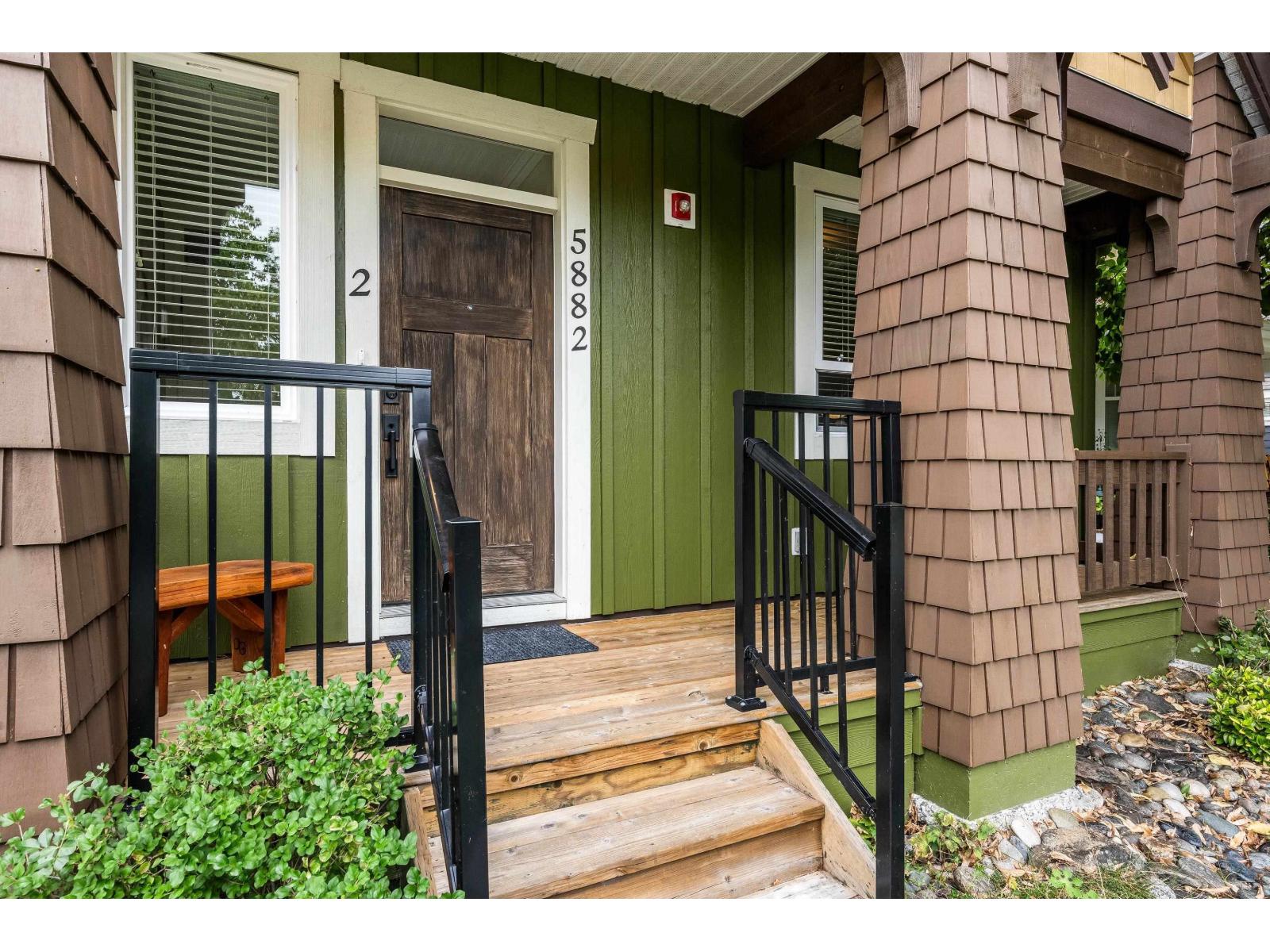 2 5882 COWICHAN STREET|Garrison Crossing