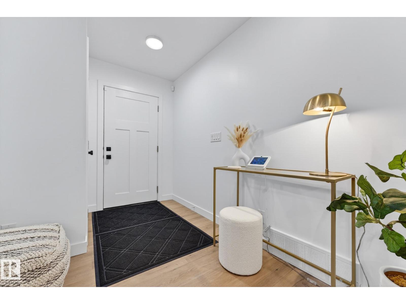 8604 142 ST NW