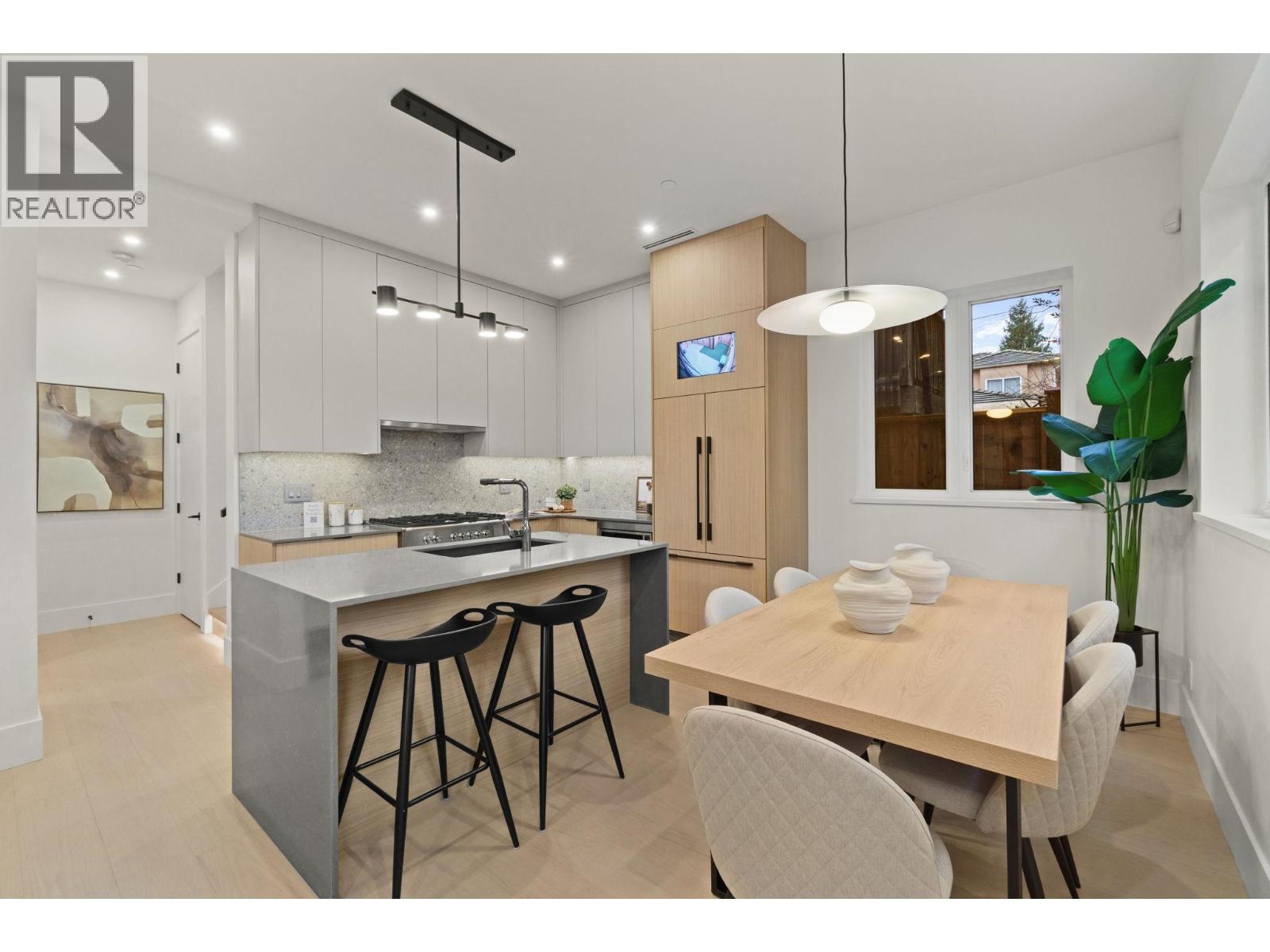 2 1945 E 13TH AVENUE