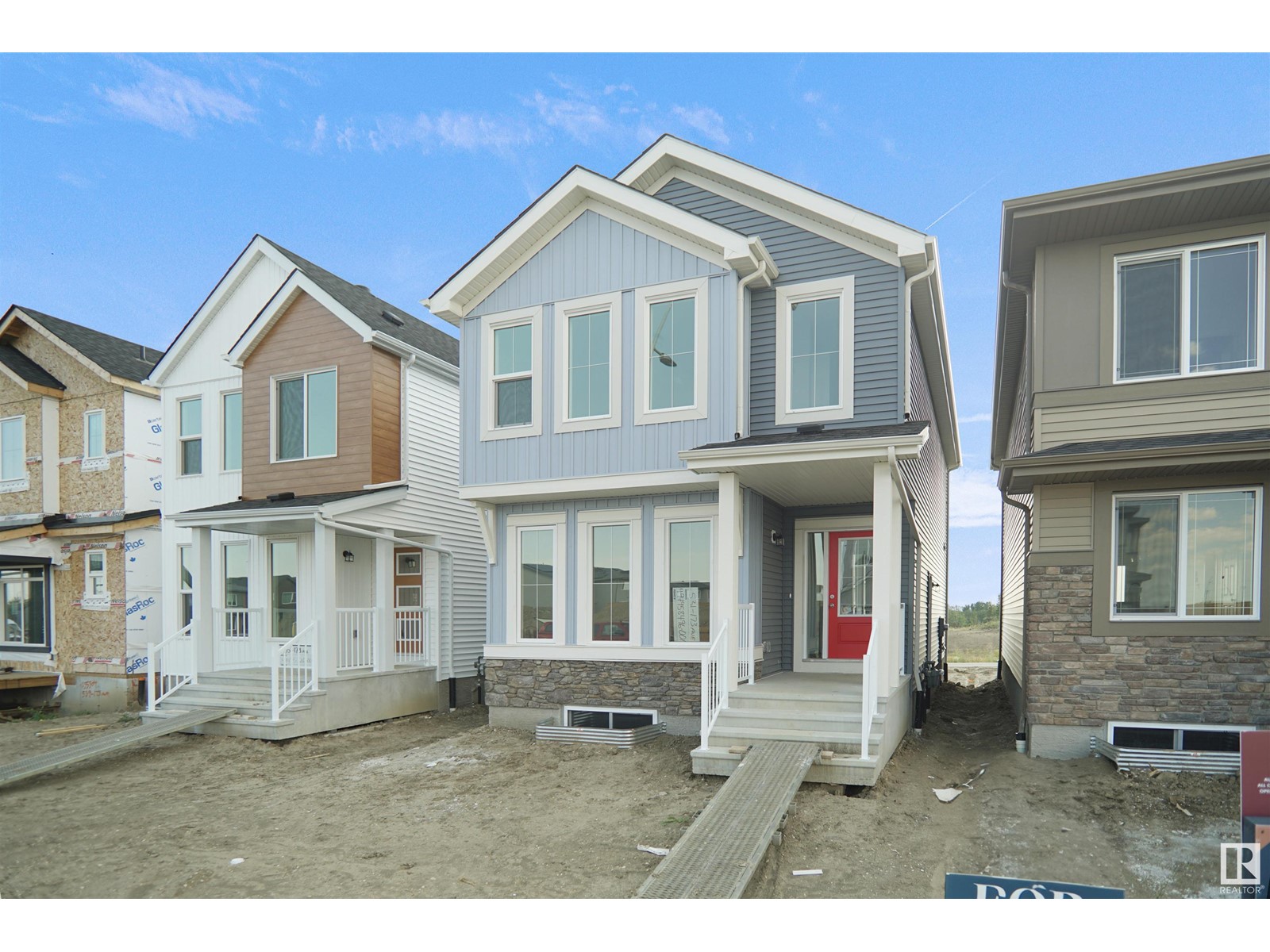 624 174 AV NE