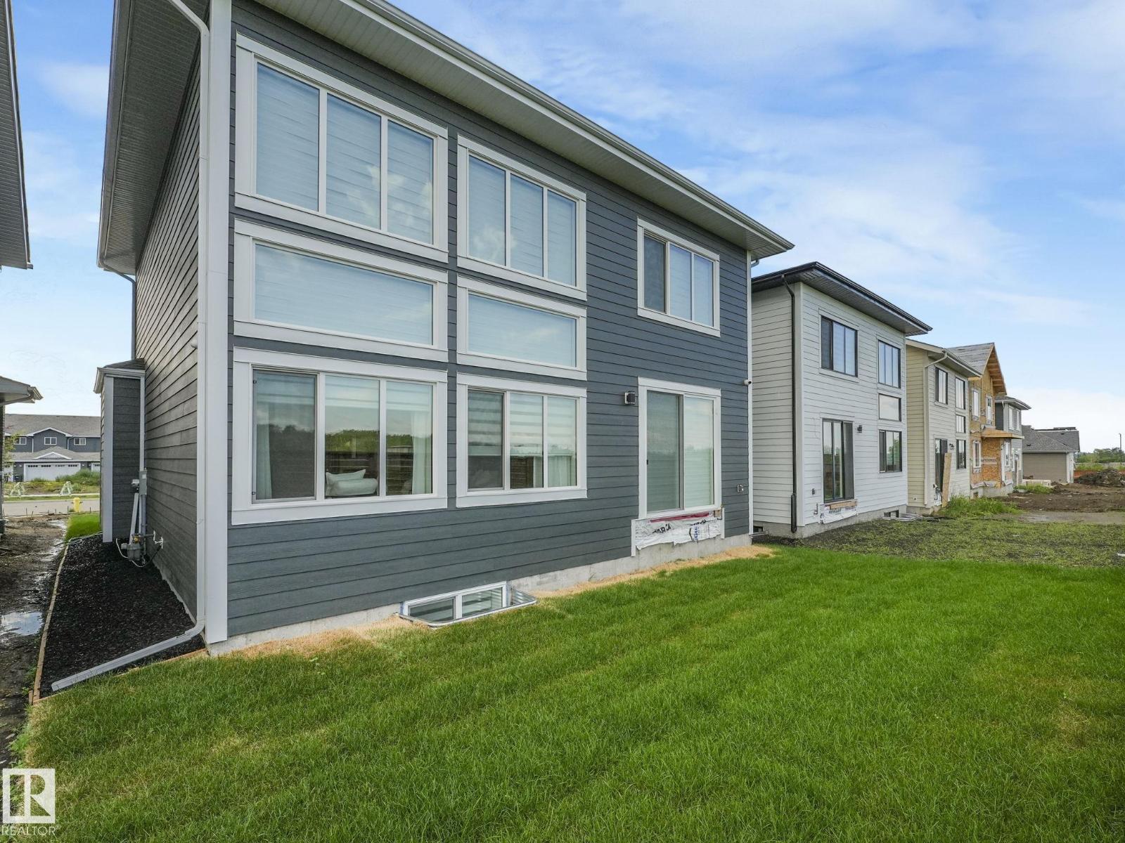 33 Birkshire Crescent