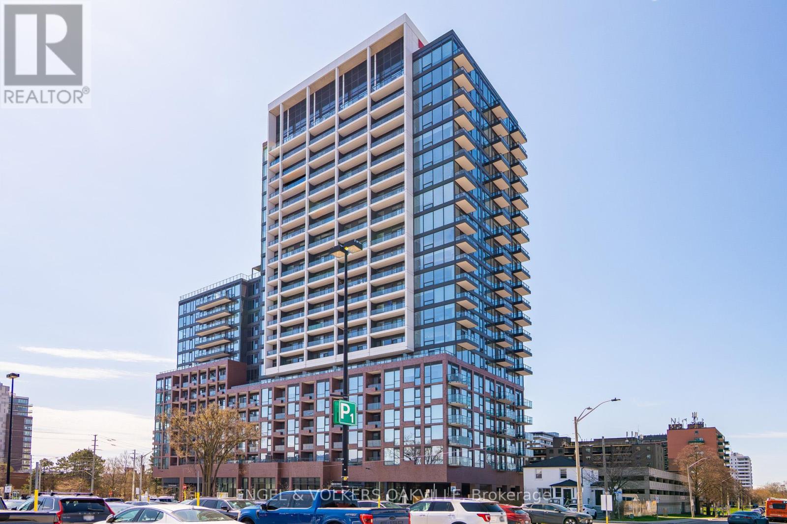 Photo 1 of 28 — 418 - 28 ANN STREET Unit 418, Mississauga (Port Credit), ON L5G0E1