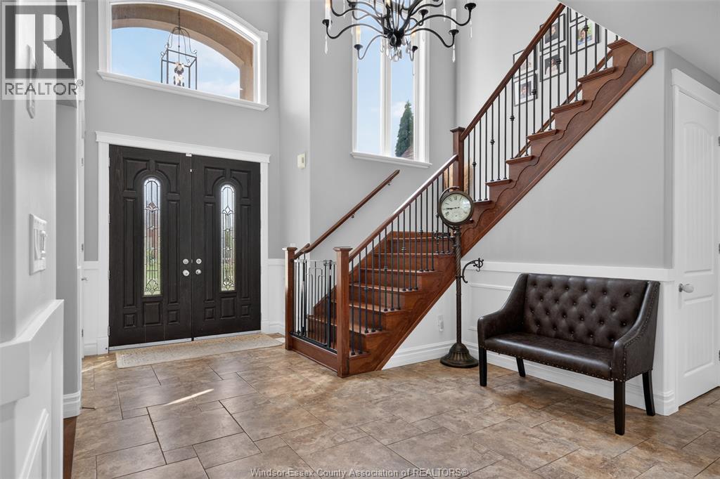1092 REGENCY CRESCENT