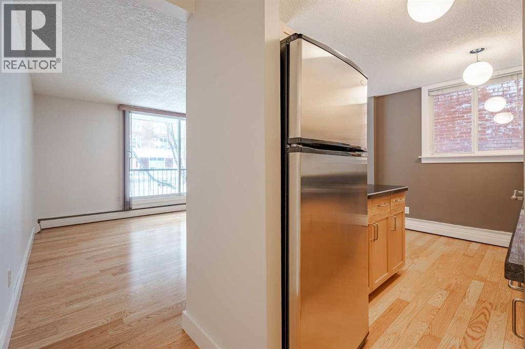 105, 934 2 Avenue NW