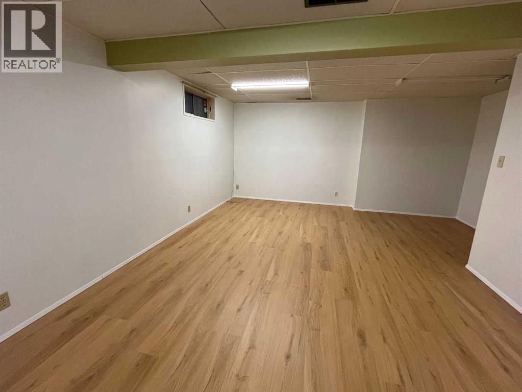 90 Abalone Crescent NE