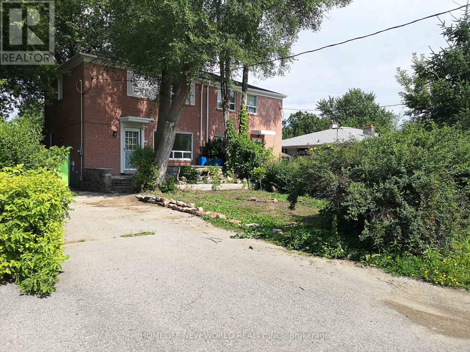 Photo 1 of 39 — 235 AXMINSTER DRIVE, Richmond Hill (Crosby), ON L4C2W2