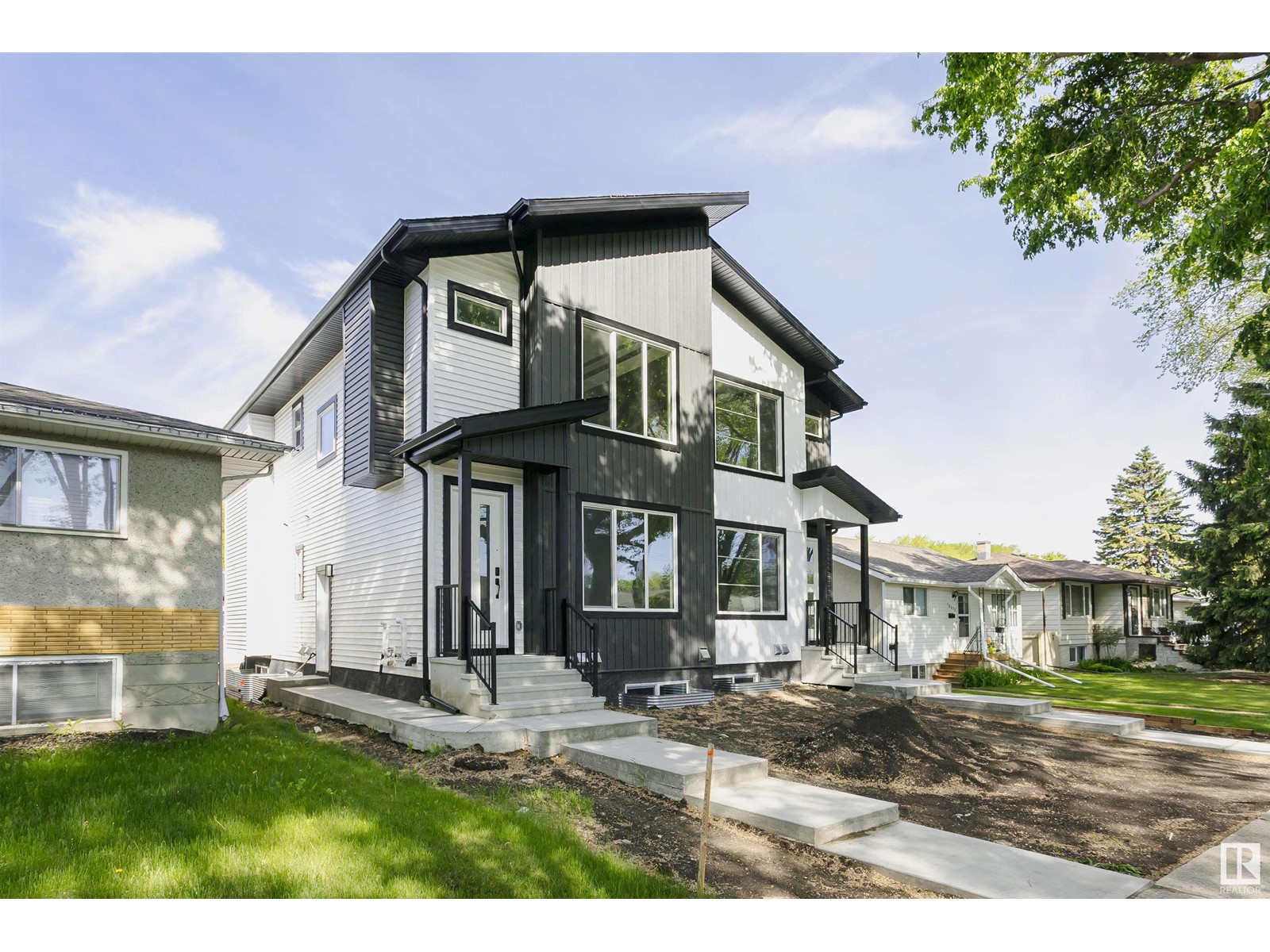 10332 77 ST NW