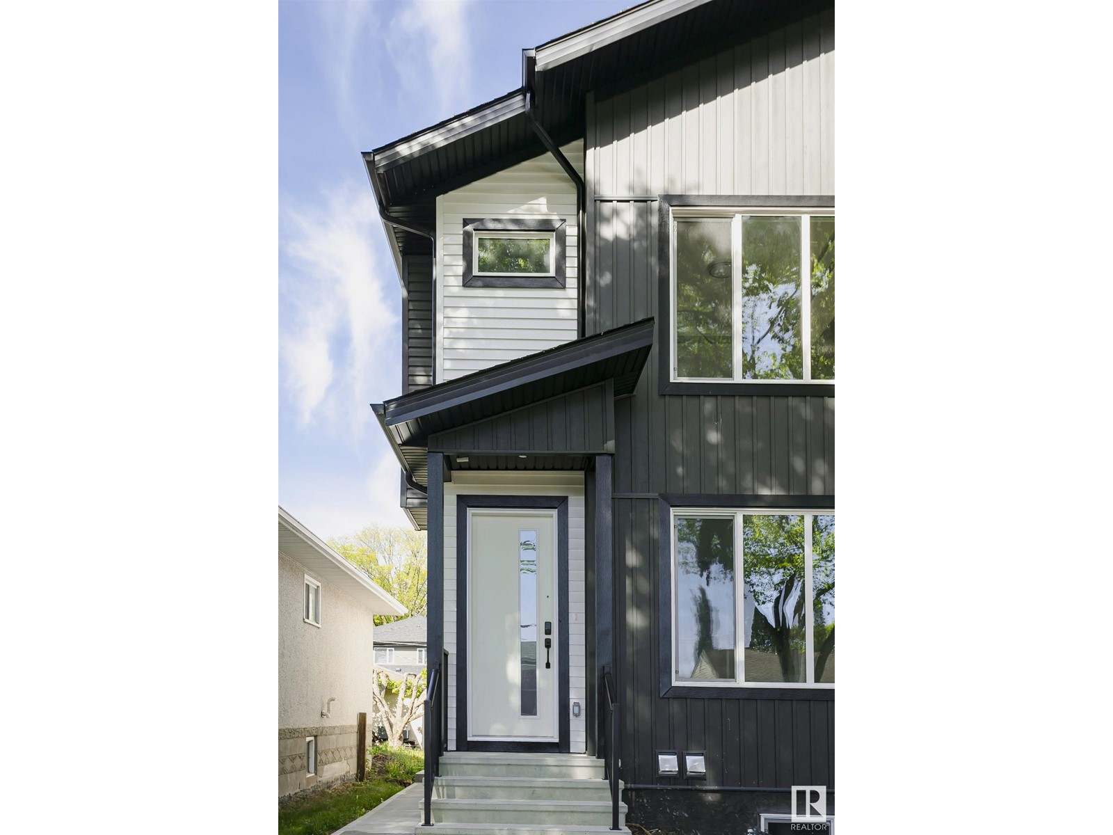 10332 77 ST NW