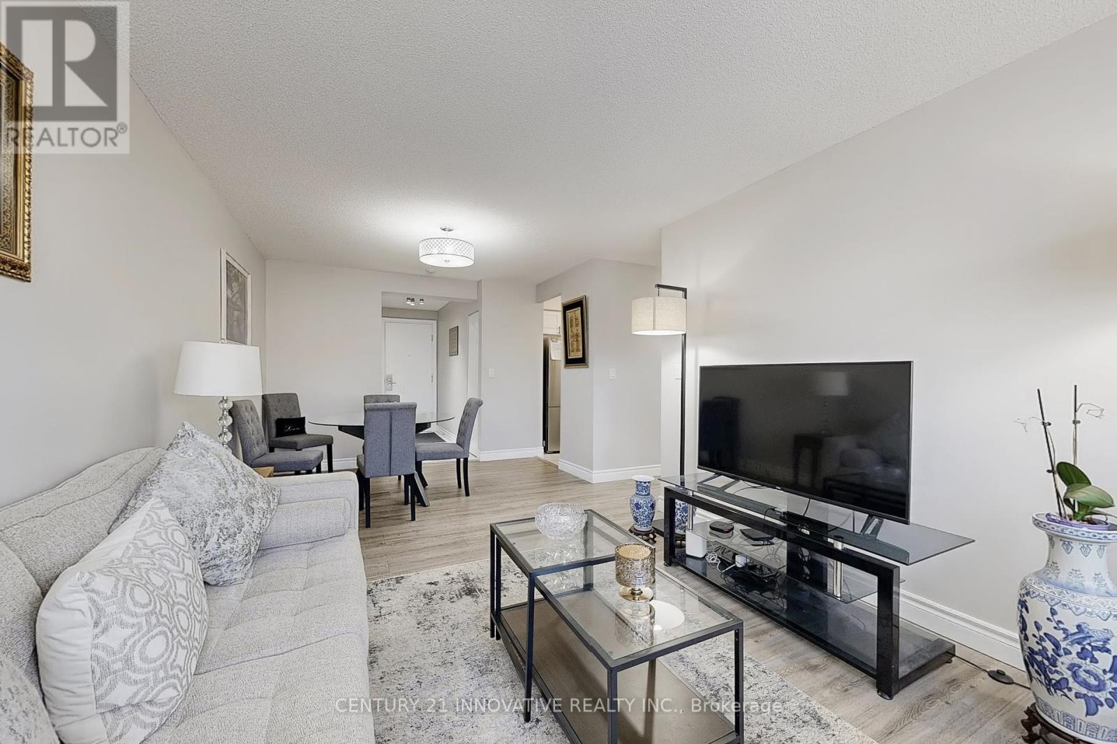 501 - 1000 THE ESPLANADE N