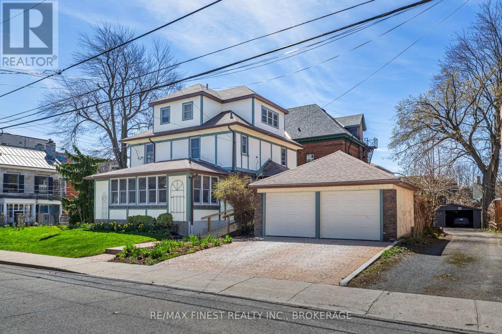 180 KING STREET E