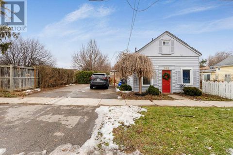 262 PINE STREET Milton (OM Old Milton) ON L9T1K5