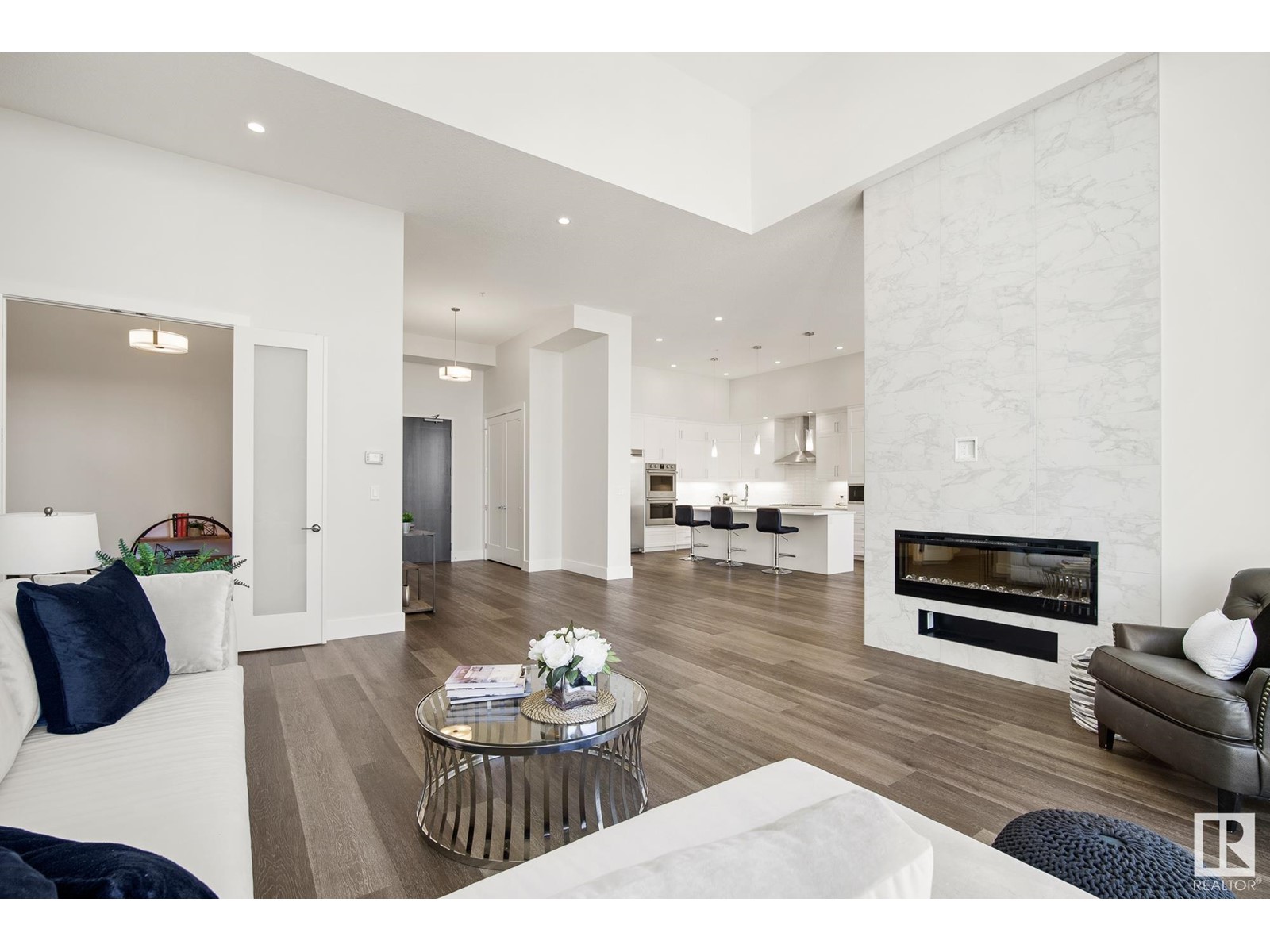 #1032 200 BELLEROSE DR