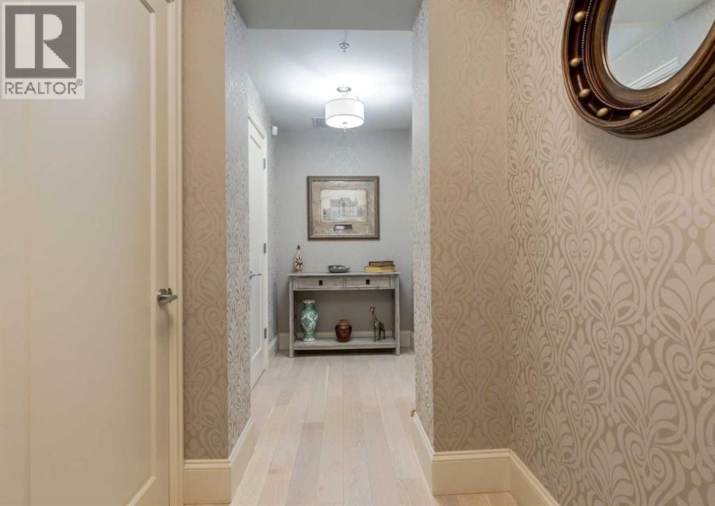 102, 121 Quarry Way SE