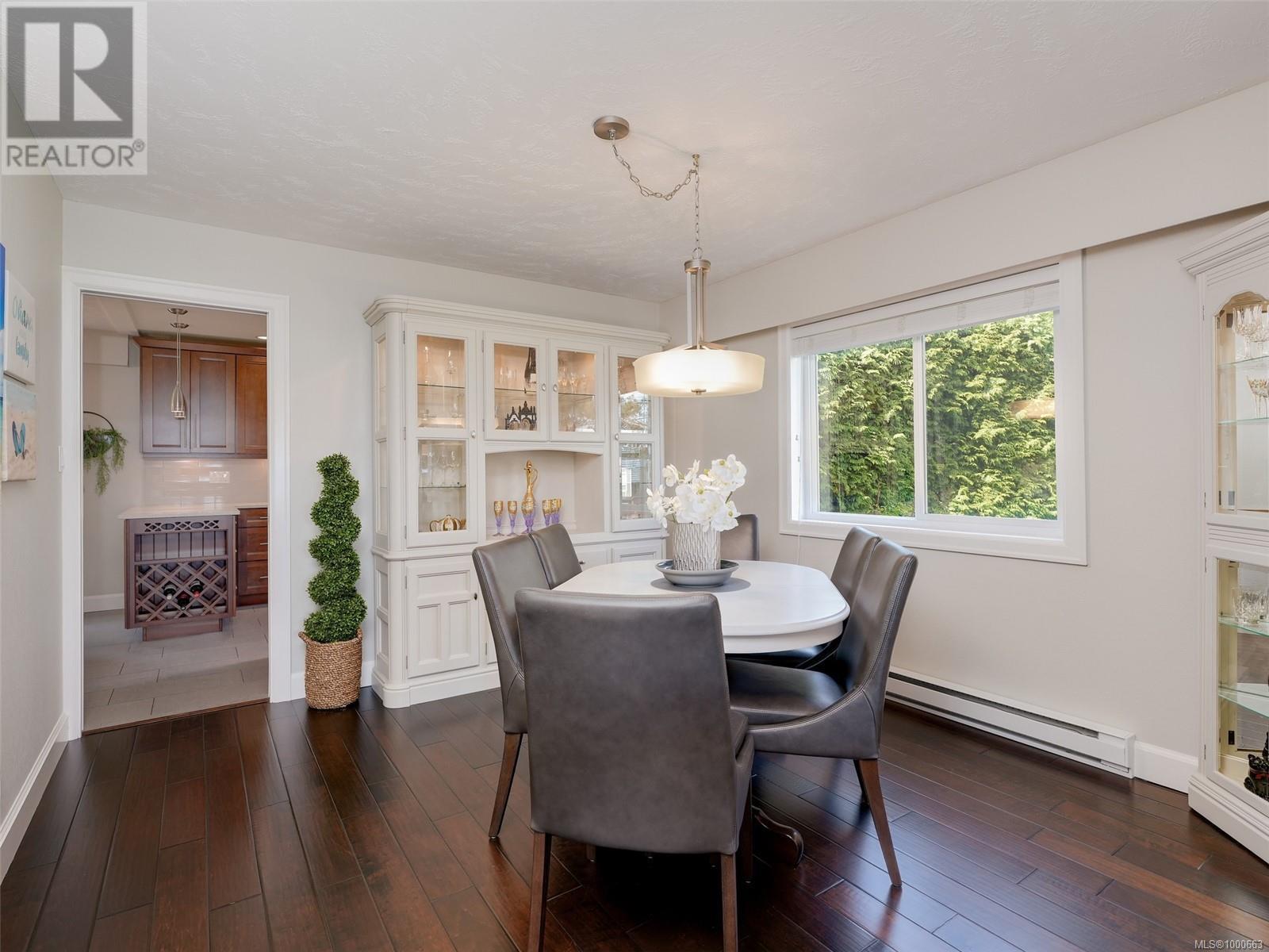 711 Demel Pl