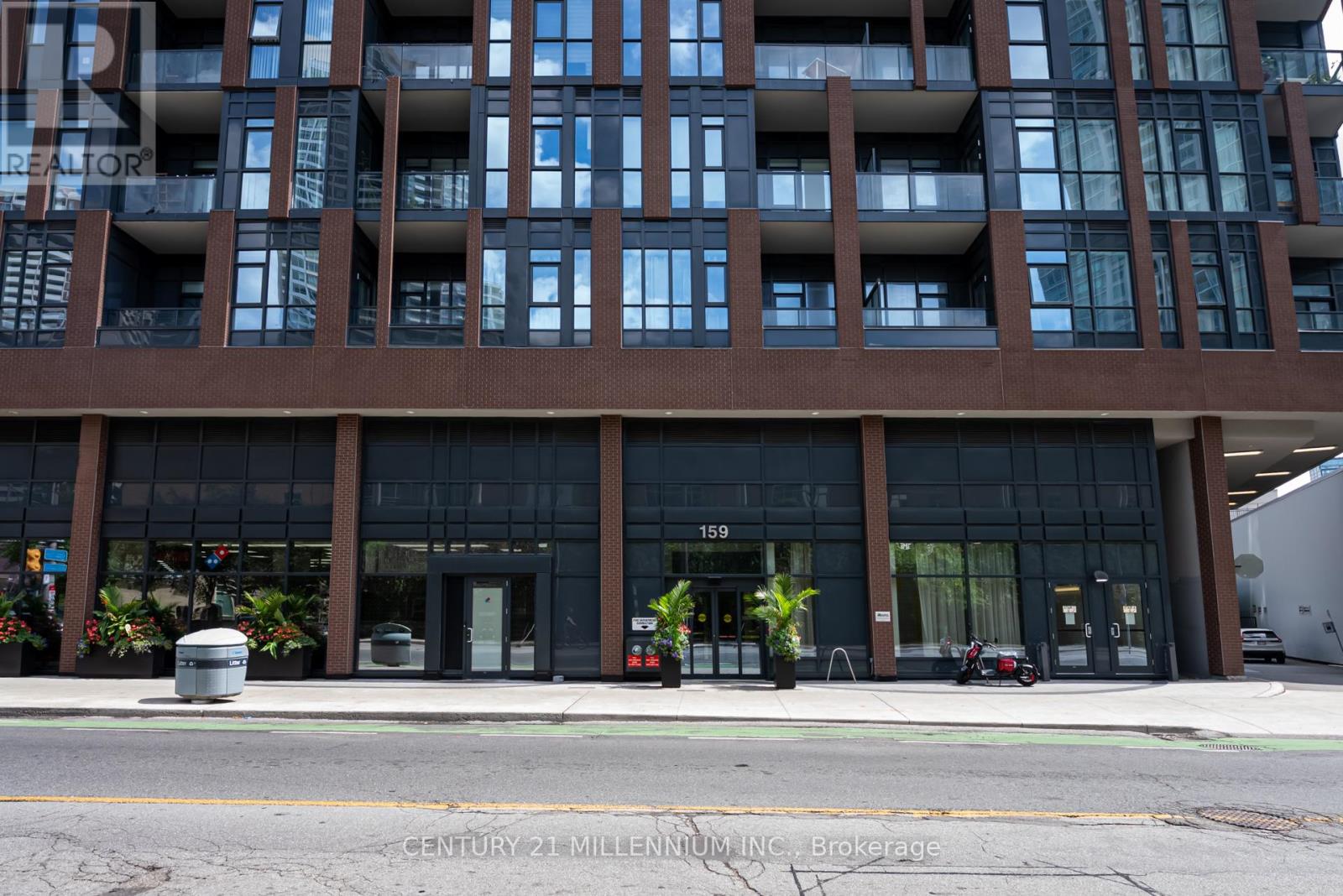 708 - 159 WELLESLEY STREET E
