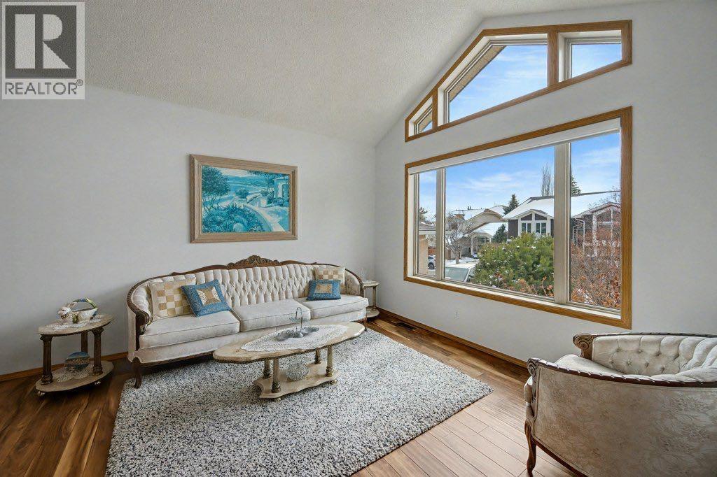 16 Straddock Crescent SW