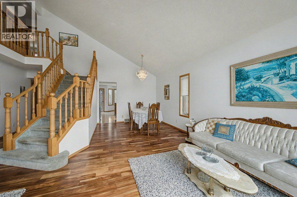 16 Straddock Crescent SW