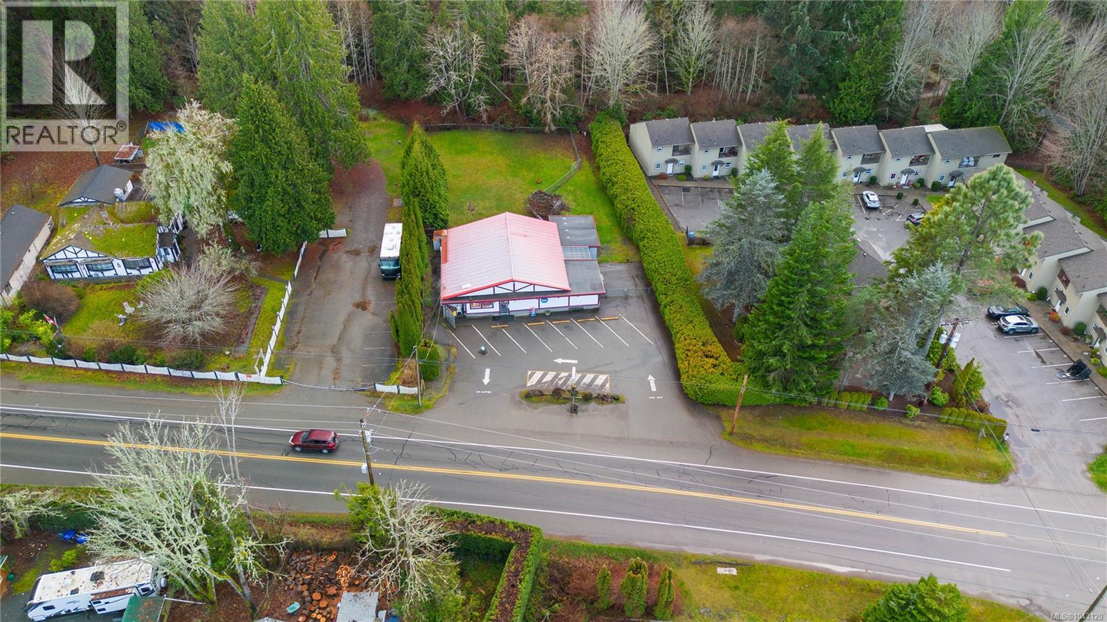 3346 Island Hwy W