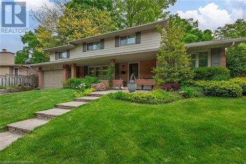 411 CANTERBURY Crescent Oakville ON L6J5K8