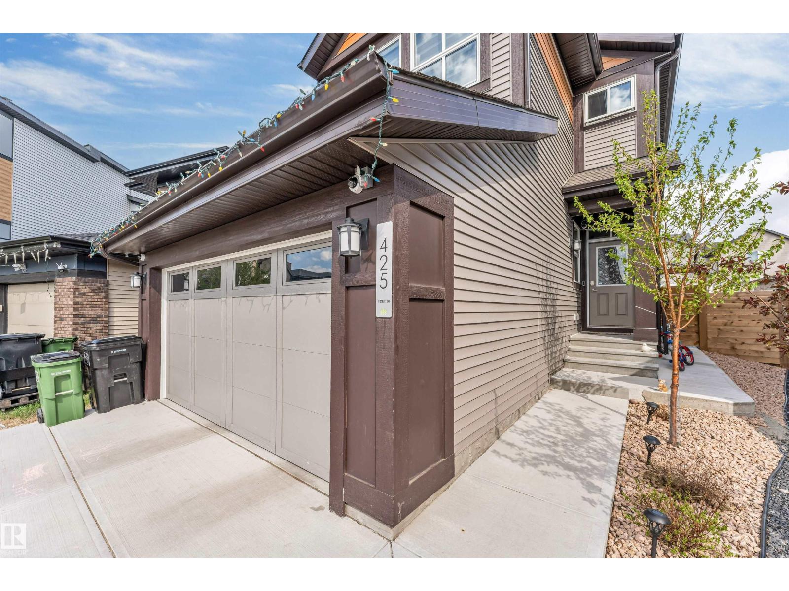 425 41 ST SW