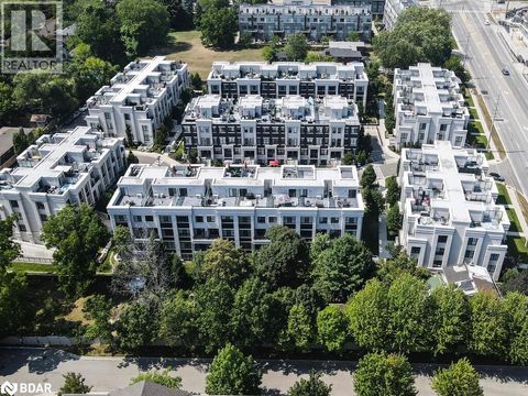 652 CRICKLEWOOD Drive Unit# 212 Mississauga ON L5G0B9