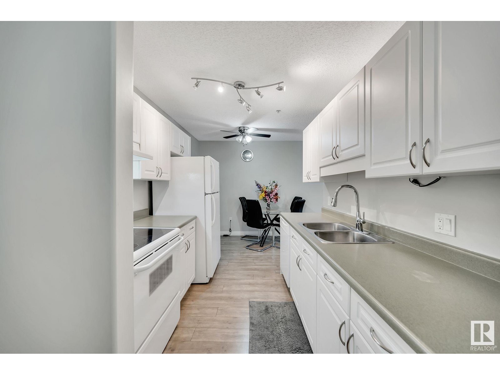#403 11446 40 AV NW