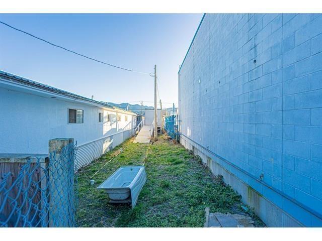 44477 YALE ROAD|West Chilliwack