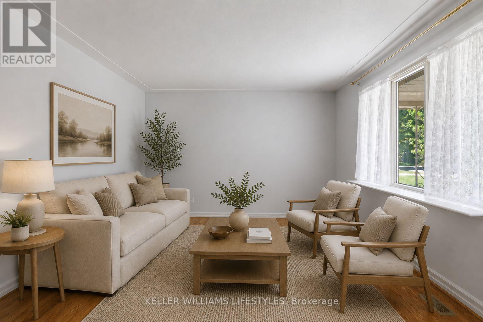 15 HAWKESBURY AVENUE