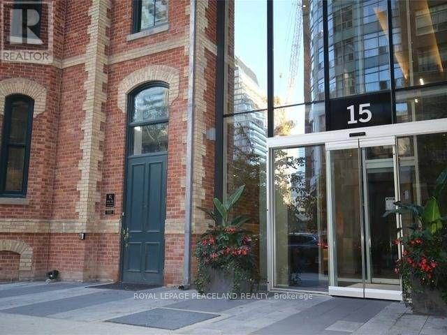 808 - 15 GRENVILLE STREET