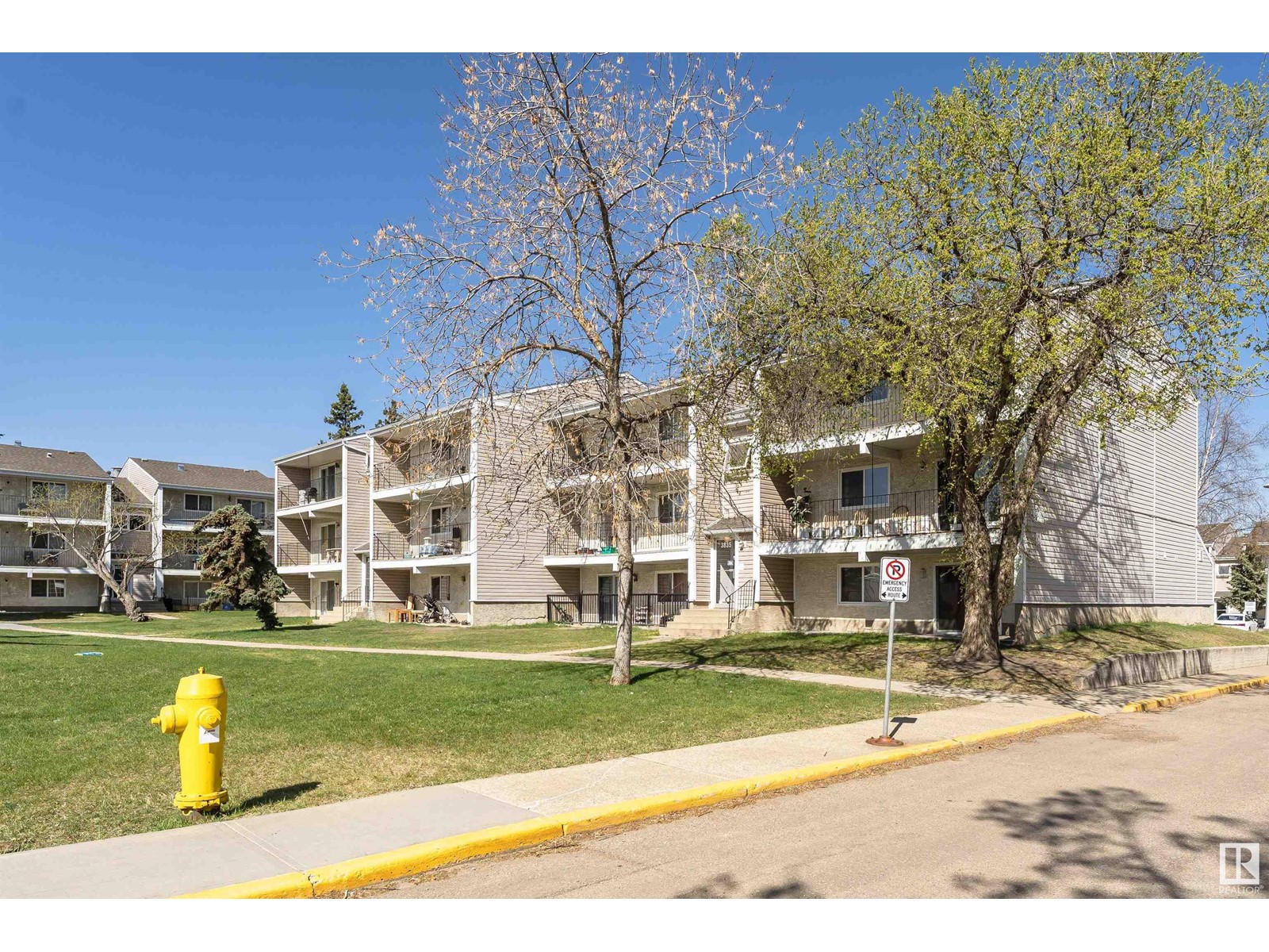 #5 3835 76 ST NW
