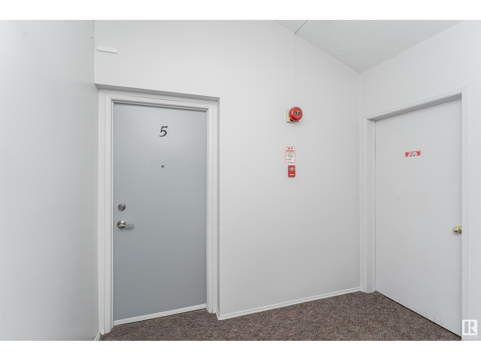 #5 3835 76 ST NW