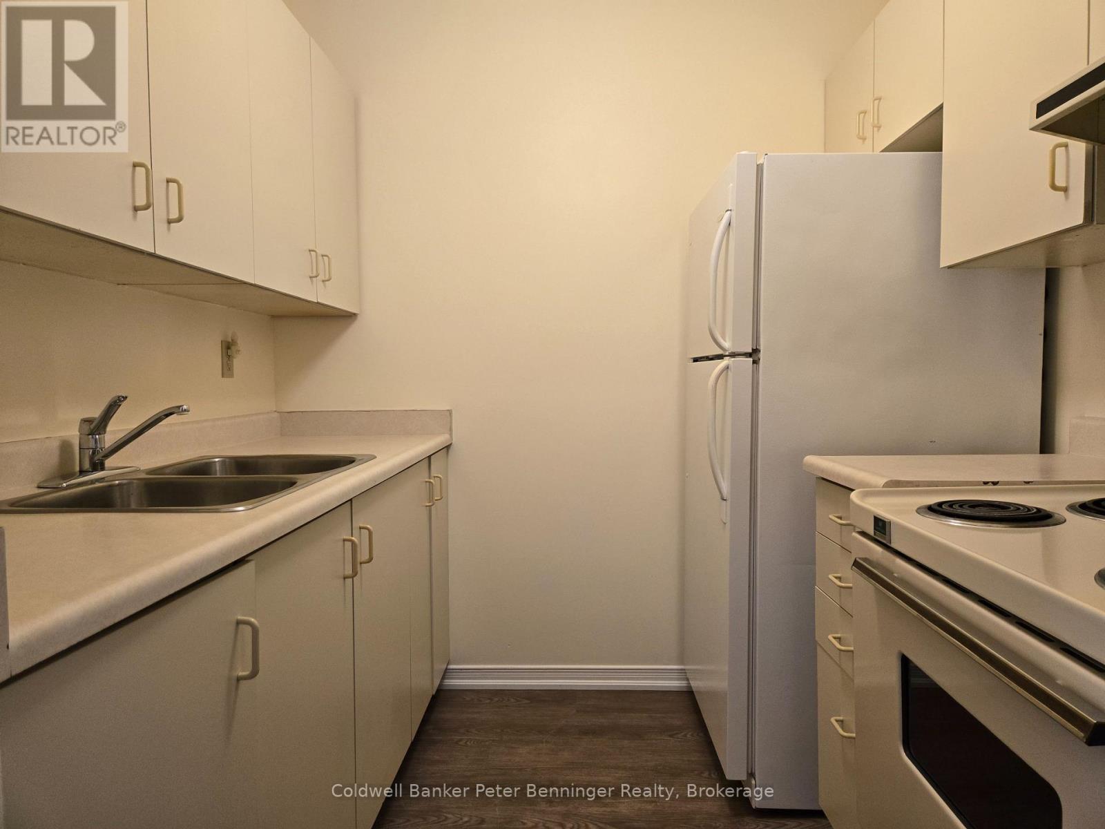 305 - 5 VALLEYSIDE DRIVE