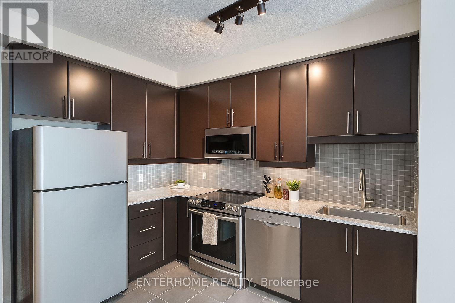 2906 - 18 HARBOUR STREET
