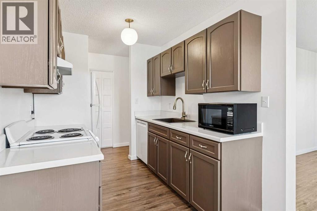 54, 366 94 Avenue SE