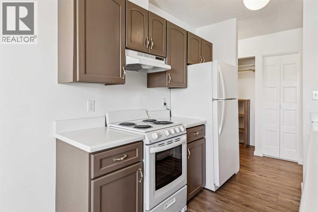 54, 366 94 Avenue SE