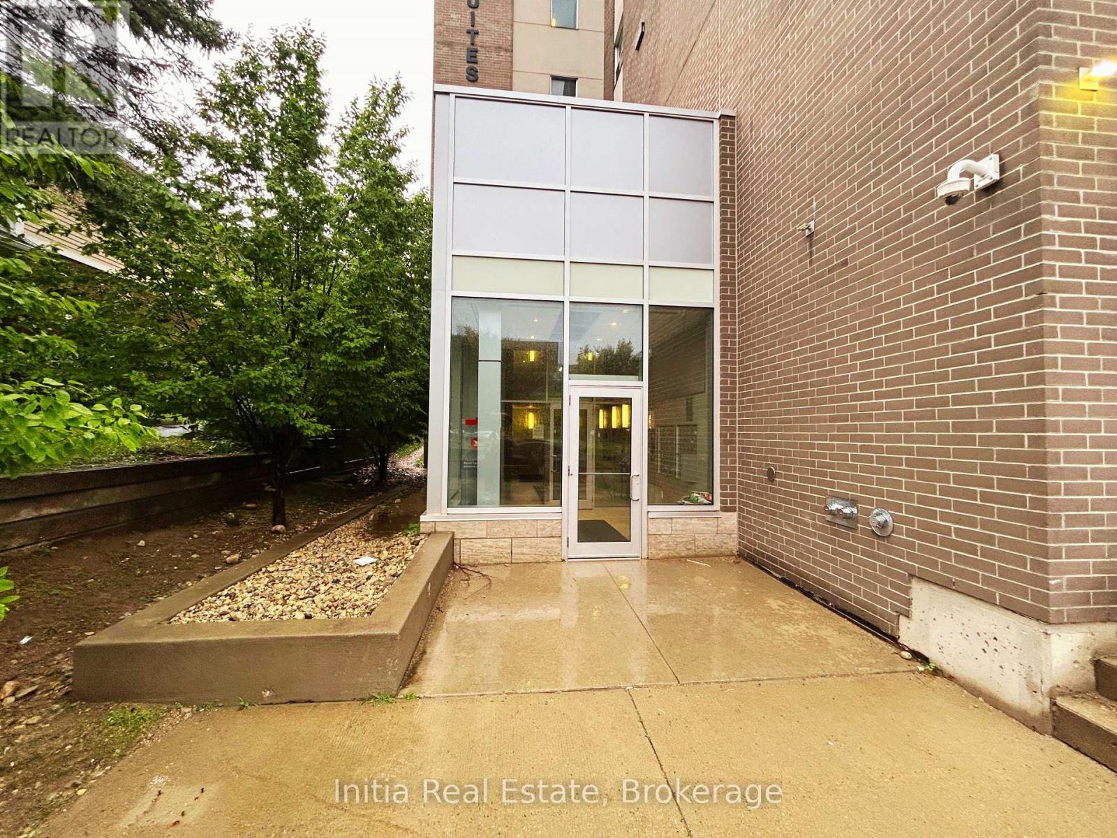 B303 - 62 BALSAM STREET
