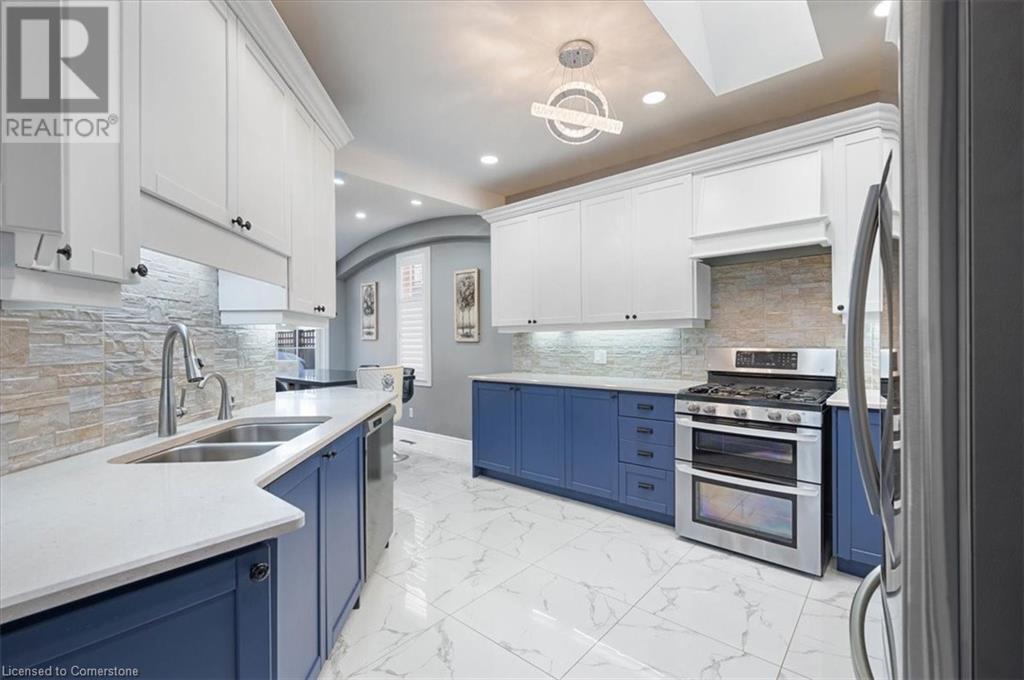 524 WOODFIELD Court