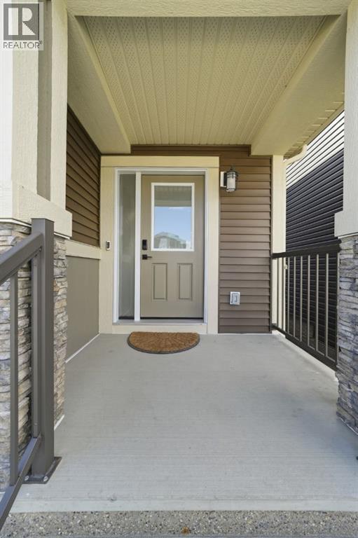 623 Savanna Crescent NE
