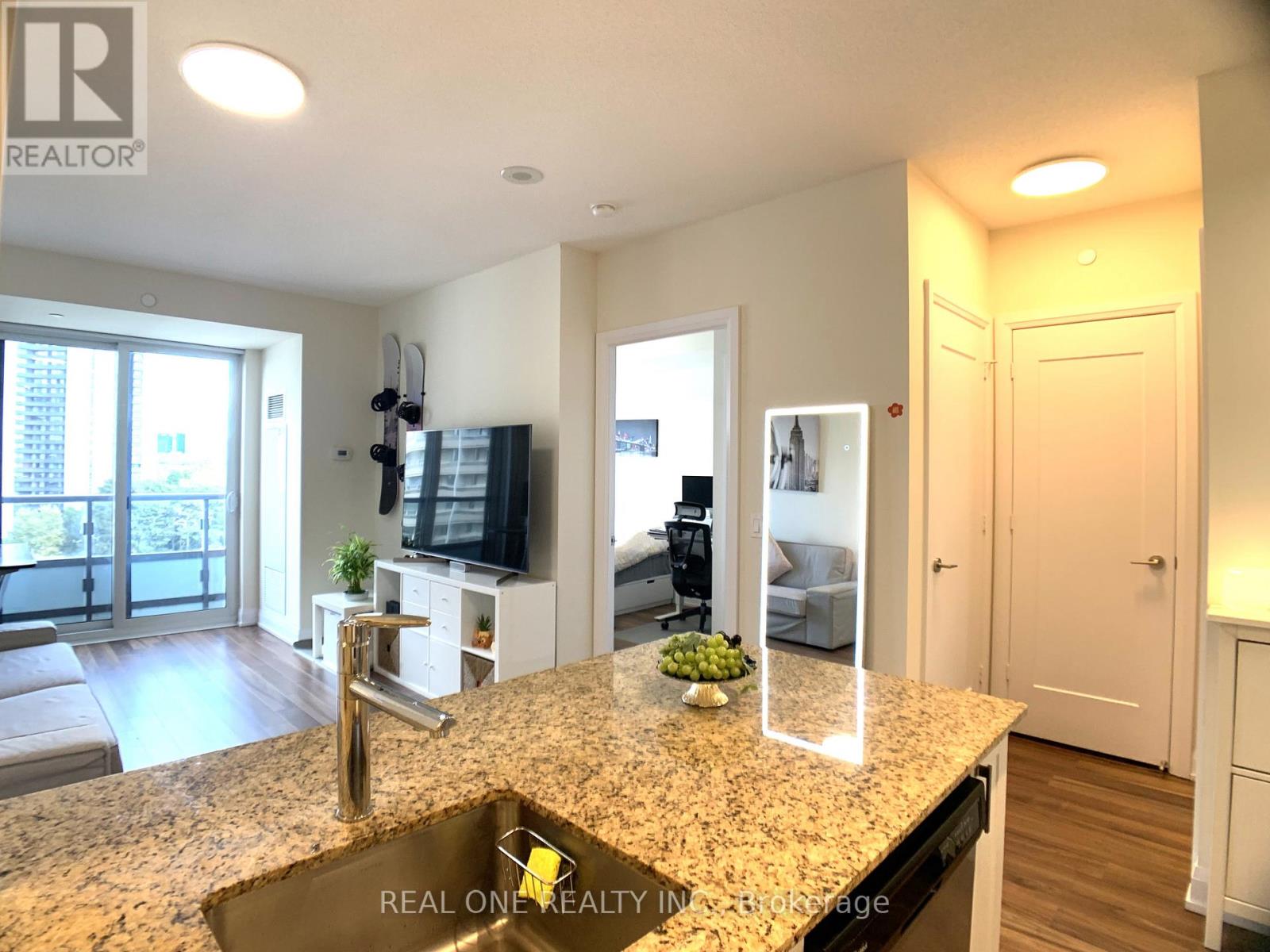 1508 - 18 GRAYDON HALL DRIVE