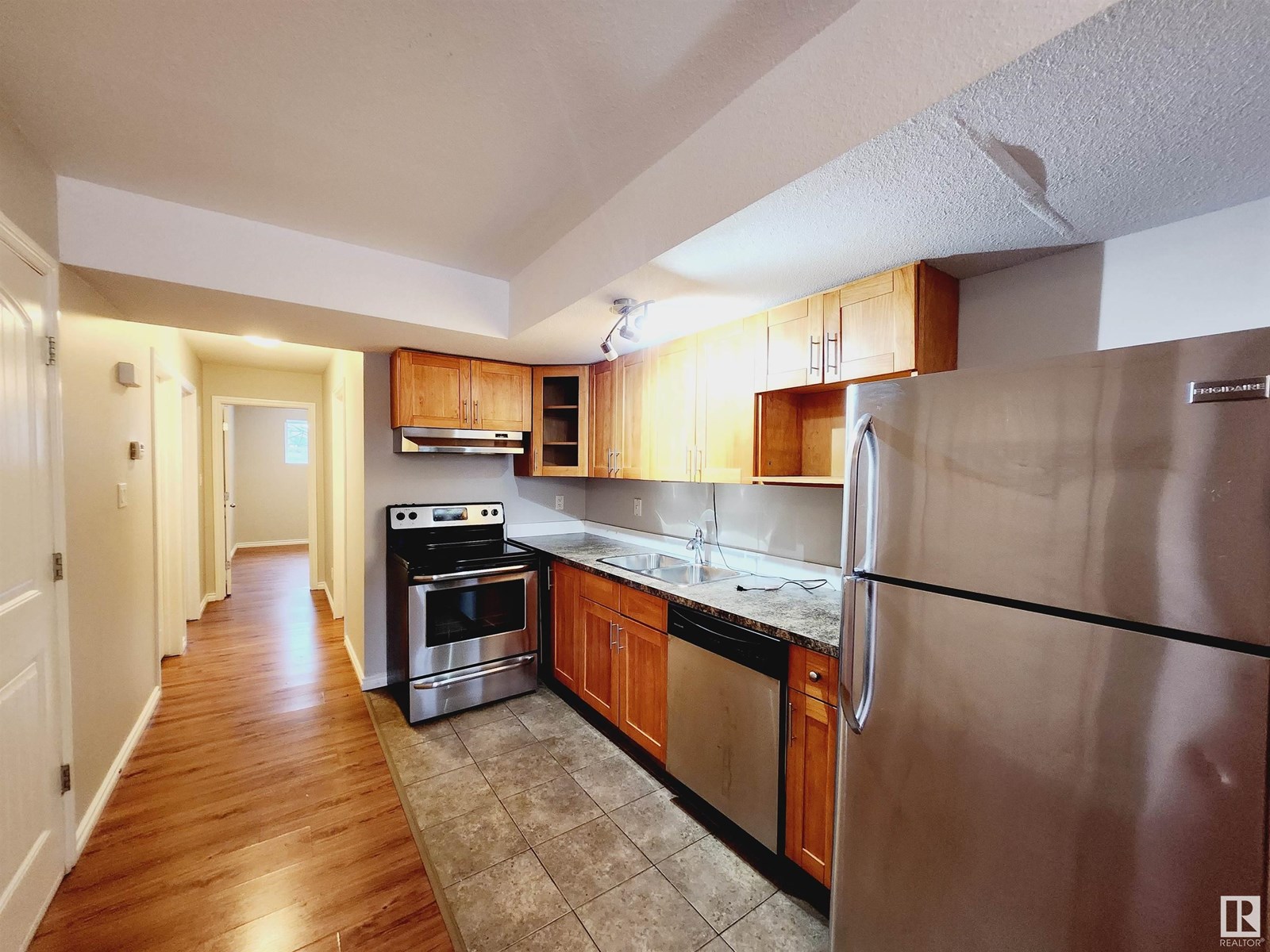 12124 122 ST NW