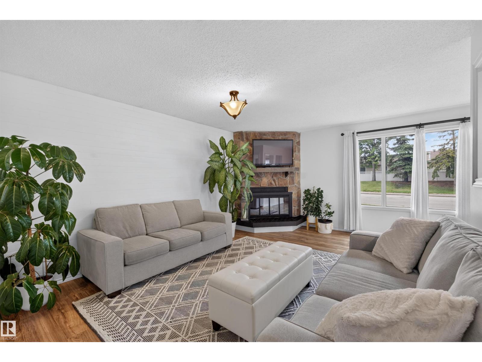 244 Knottwood RD N NW