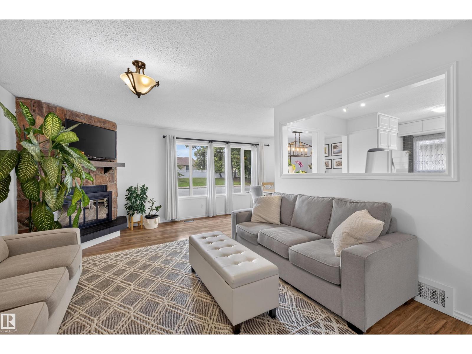 244 Knottwood RD N NW