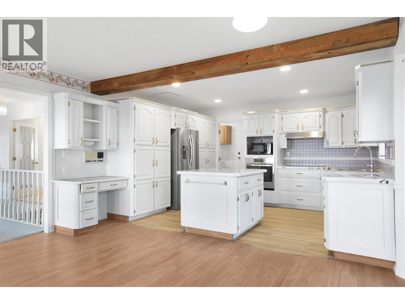 727 Cassiar Crescent