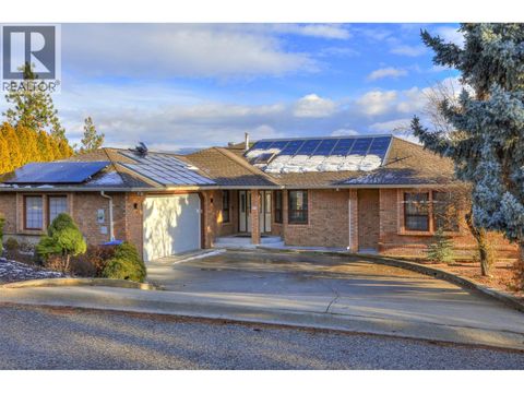 727 Cassiar Crescent Kelowna BC V1V1M7